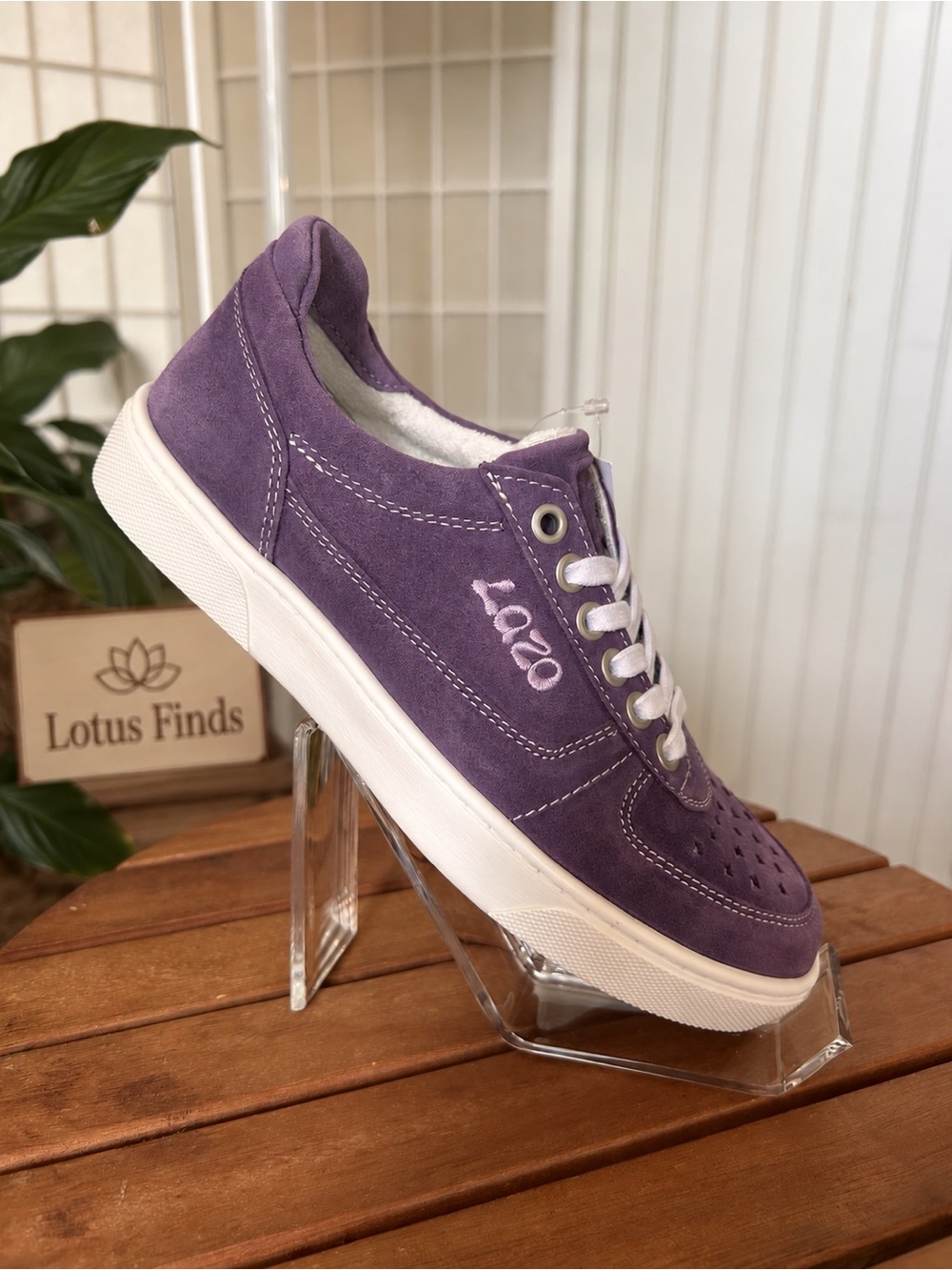 LAZO Purple Suede-Look Low-Top Sneakers Women’s 6.5 NIB Extra Laces
